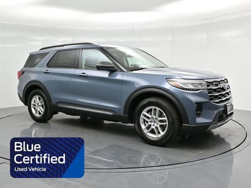Used 2025 Ford Explorer Active image 1