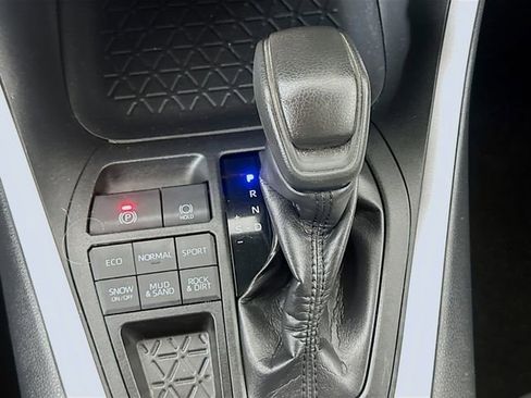 Used 2019 Toyota RAV4 LE image 24