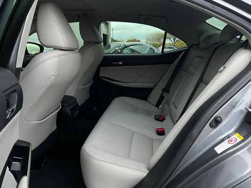 Used 2016 Lexus IS 200t RWD image 11