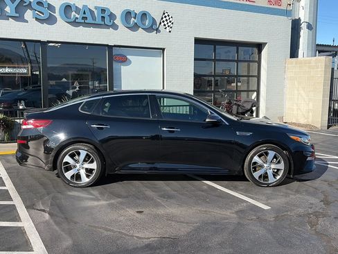 Used 2019 Kia Optima S w/ S Panoramic Sunroof Package FWD image 2