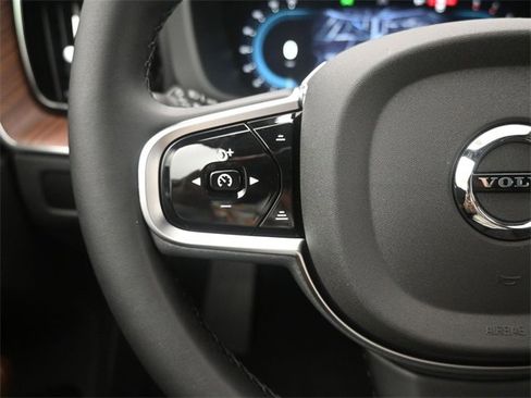 Used 2025 Volvo XC60 B5 Plus w/ Climate Package image 24