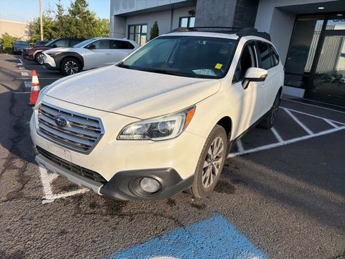 Used 2017 Subaru Outback 2.5i Limited AWD/4WD image 3