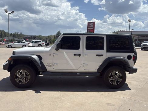 Used 2018 Jeep Wrangler Unlimited Sport S AWD/4WD image 4