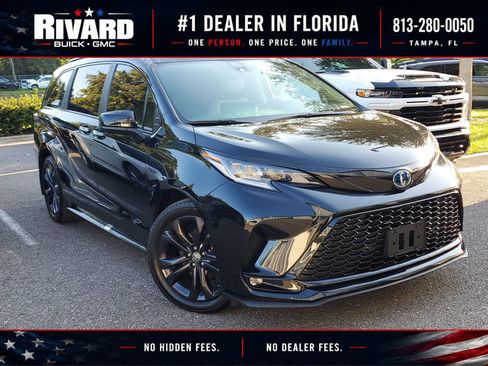 Used 2025 Toyota Sienna XSE FWD image 1