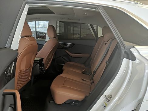 Used 2022 Audi Q8 Premium Plus w/ Premium Plus Package image 14