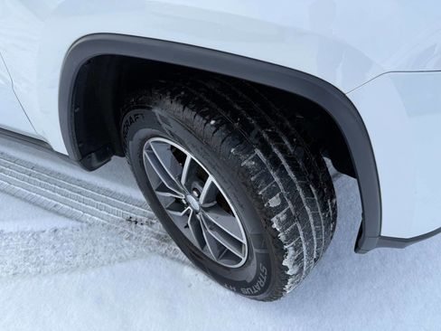 Used 2018 Jeep Grand Cherokee Limited image 27