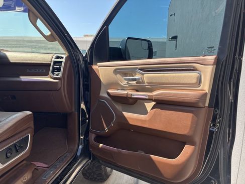 Used 2020 RAM 1500 Laramie AWD/4WD image 7