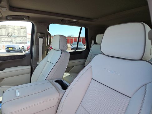 New 2026 GMC Yukon Denali w/ Sun & Power Step Package image 11