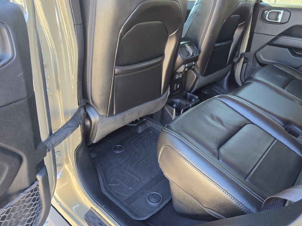 Used 2020 Jeep Gladiator Overland w/ Popular Equipment Package AWD/4WD image 35