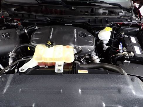 Used 2018 RAM 1500 Tradesman AWD/4WD image 12
