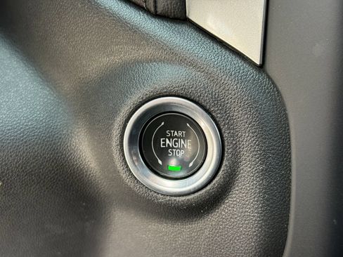 Used 2021 Chevrolet Silverado 1500 LT RWD image 28