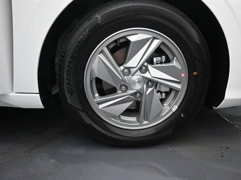 New 2026 Hyundai Elantra SE FWD image 31