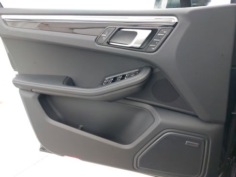 New 2026 Porsche Macan image 29