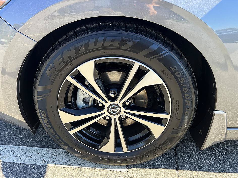 Used 2021 Nissan Sentra SV w/ Trunk Package FWD image 9