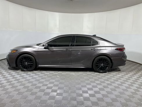 Used 2022 Toyota Camry XSE FWD image 5
