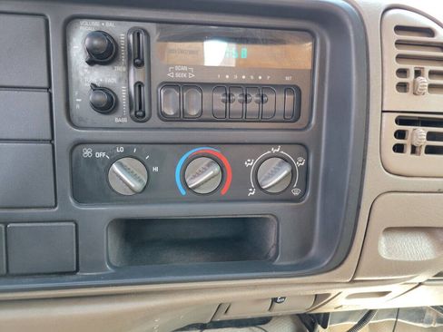 Used 1998 GMC Sierra 3500 2WD Regular Cab HD image 25