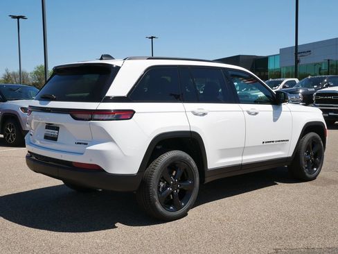 New 2025 Jeep Grand Cherokee Limited image 9