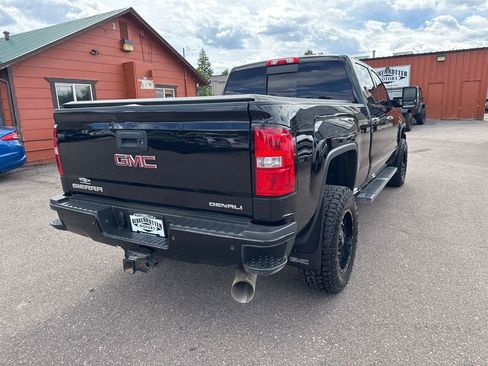 Used 2019 GMC Sierra 2500 Denali w/ Duramax Plus Package AWD/4WD image 8