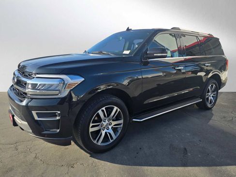 Used 2023 Ford Expedition Limited image 7