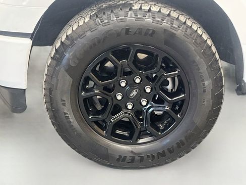 Used 2025 Ford F150 Lariat w/ FX4 Off-Road Package AWD/4WD image 32