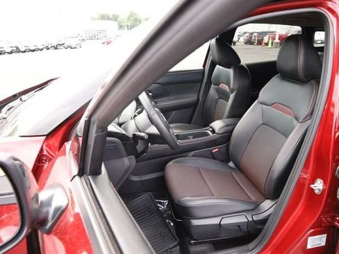 Certified 2025 Nissan Kicks SR AWD/4WD image 8