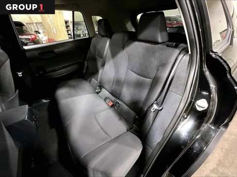 Used 2022 Toyota Corolla Cross LE w/ Moonroof Package image 20