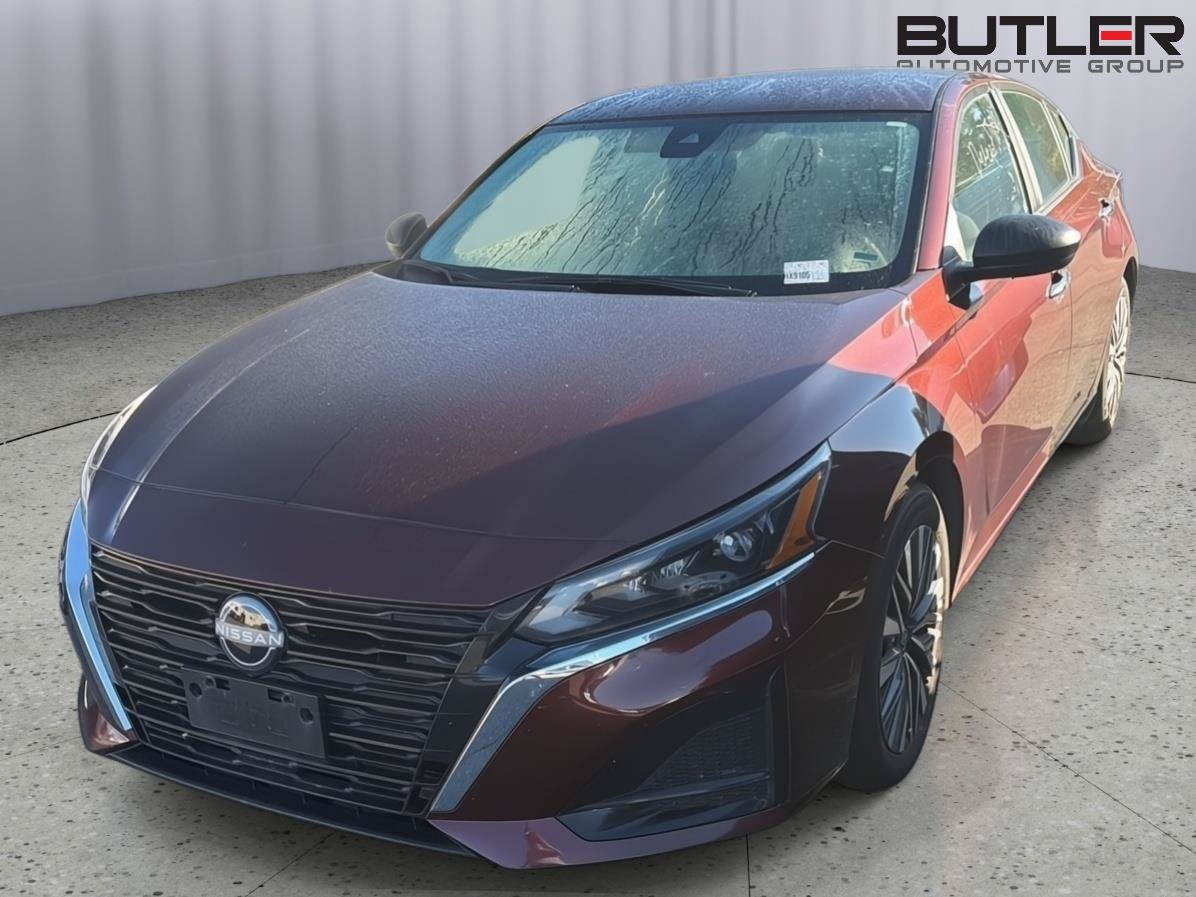 Used 2025 Nissan Altima 2.5 SV FWD image 2