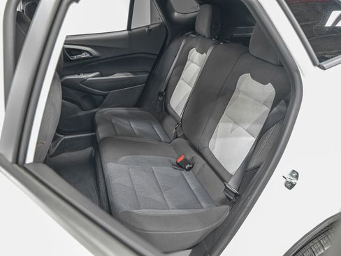 Used 2024 Chevrolet Trax RS image 29