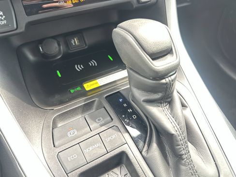 Used 2024 Toyota RAV4 XLE w/ Convenience Package FWD image 30