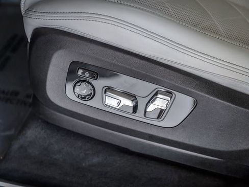 Used 2023 BMW X7 xDrive40i w/ M Sport Package image 43