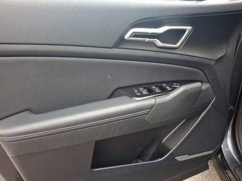 Used 2023 Kia Sportage EX image 11