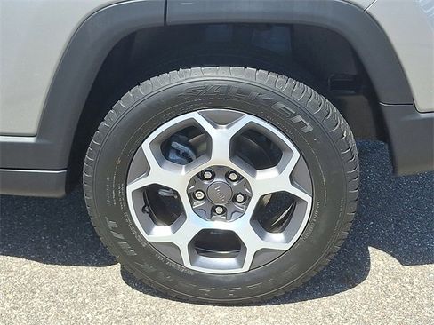 Used 2022 Jeep Compass Trailhawk image 8