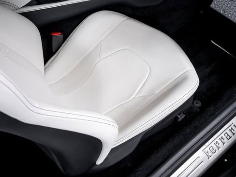 Certified 2019 Ferrari Portofino image 60