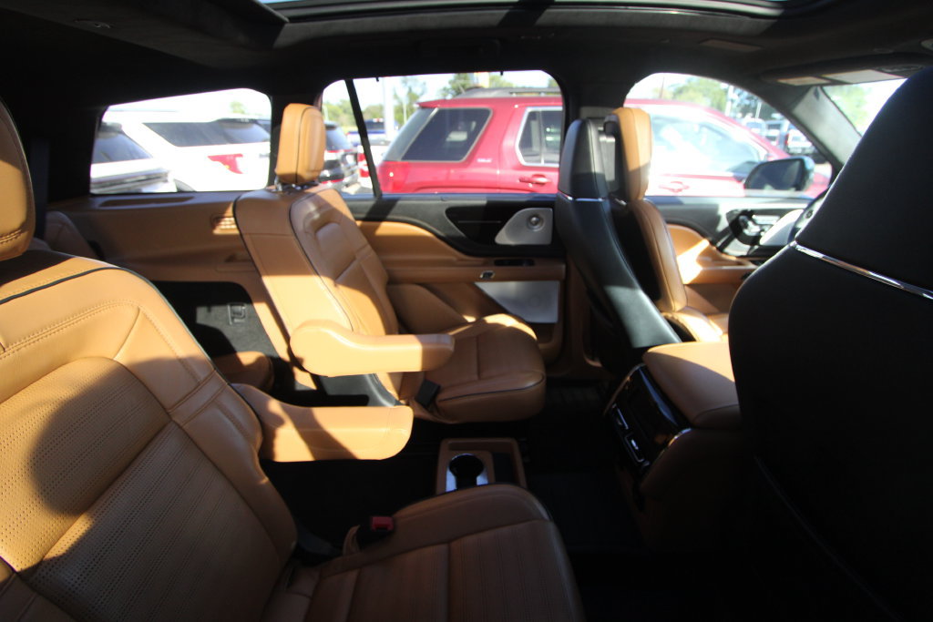 Used 2024 Lincoln Aviator Black Label AWD/4WD image 19