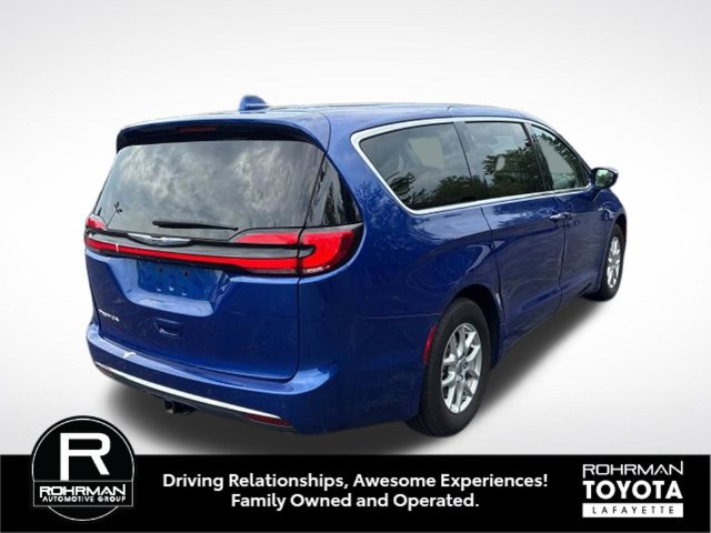 Used 2021 Chrysler Pacifica Touring-L FWD image 5