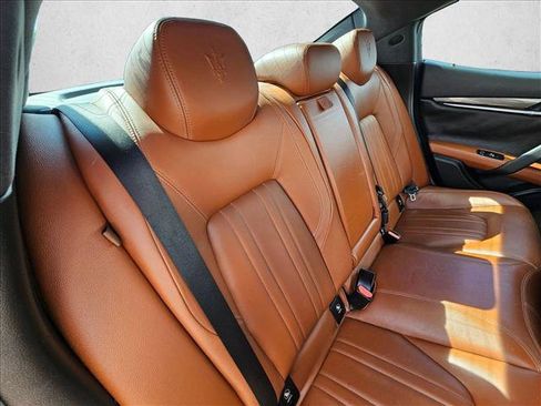Used 2015 Maserati Ghibli RWD image 17