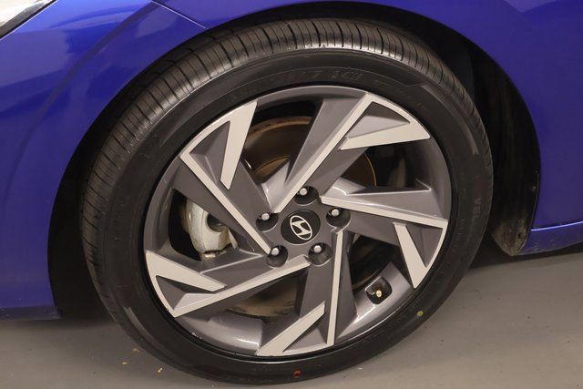 Used 2025 Hyundai Elantra SEL FWD image 8