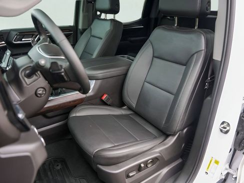 Used 2024 GMC Sierra 1500 SLT image 10