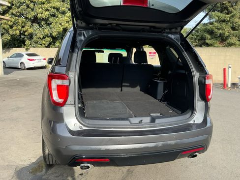 Used 2017 Ford Explorer XLT image 25