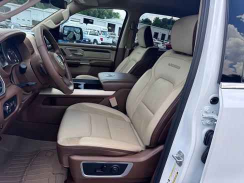 Used 2019 RAM 1500 Laramie AWD/4WD image 21