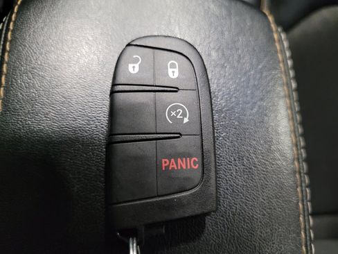 Used 2018 Jeep Compass Latitude w/ Cold Weather Group AWD/4WD image 32