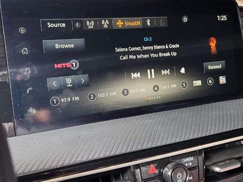 Certified 2025 Nissan Kicks SR FWD image 17