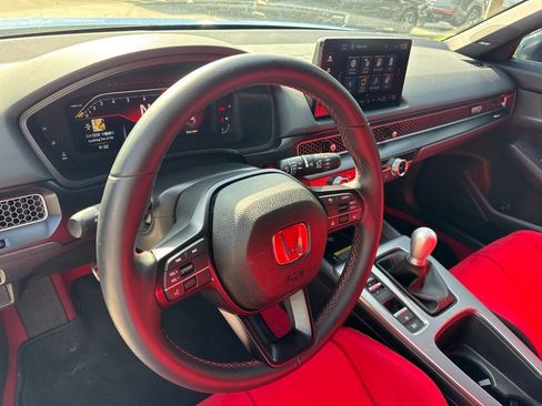 Used 2024 Honda Civic Type R image 9
