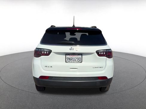 Used 2025 Jeep Compass Limited image 12