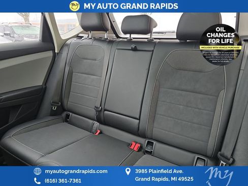 Used 2022 Volkswagen Taos SE image 36