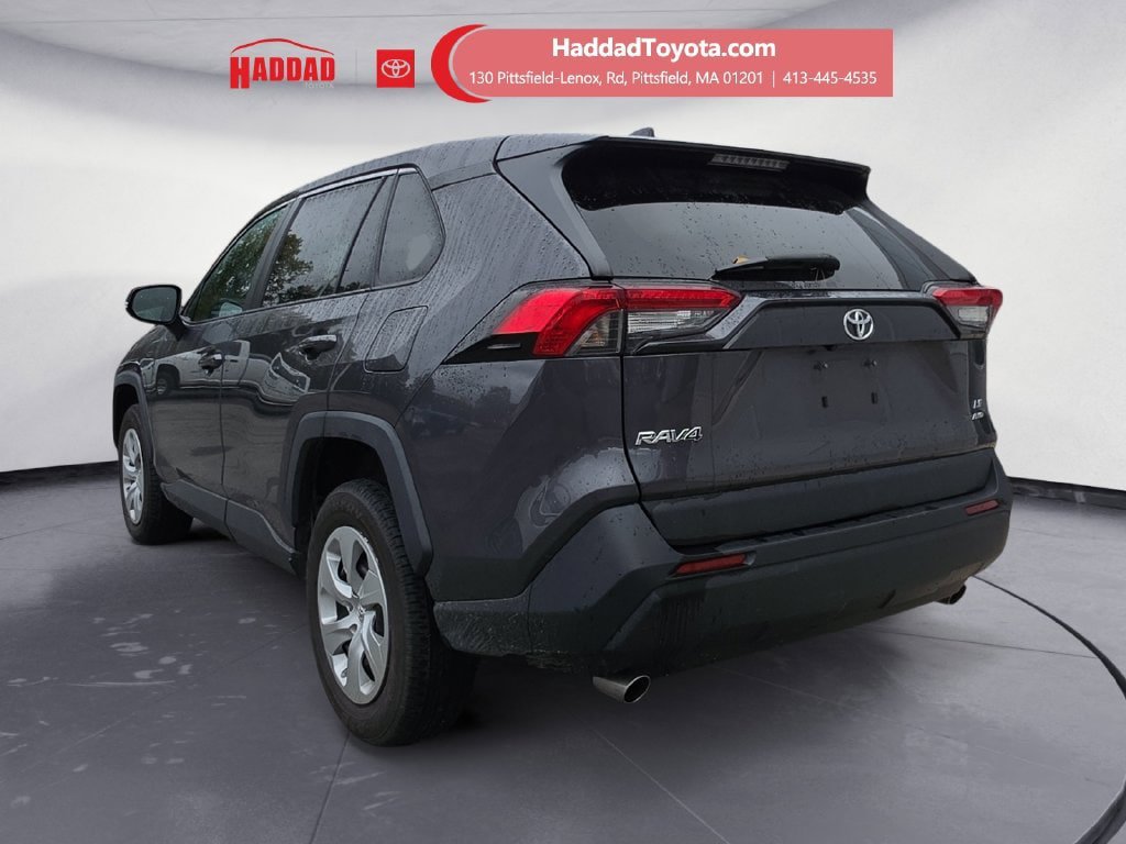 Used 2023 Toyota RAV4 LE AWD/4WD image 3