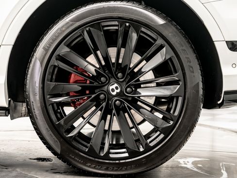Used 2021 Bentley Bentayga Speed image 11