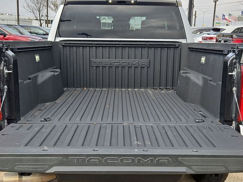 Used 2024 Toyota Tacoma TRD Off-Road image 29