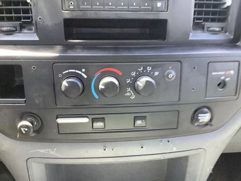 Used 2008 Dodge Ram 2500 Truck ST w/ Popular Equipment Group AWD/4WD image 40