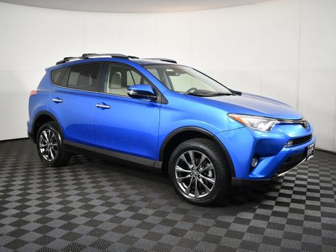 Used 2018 Toyota RAV4 Limited image 4